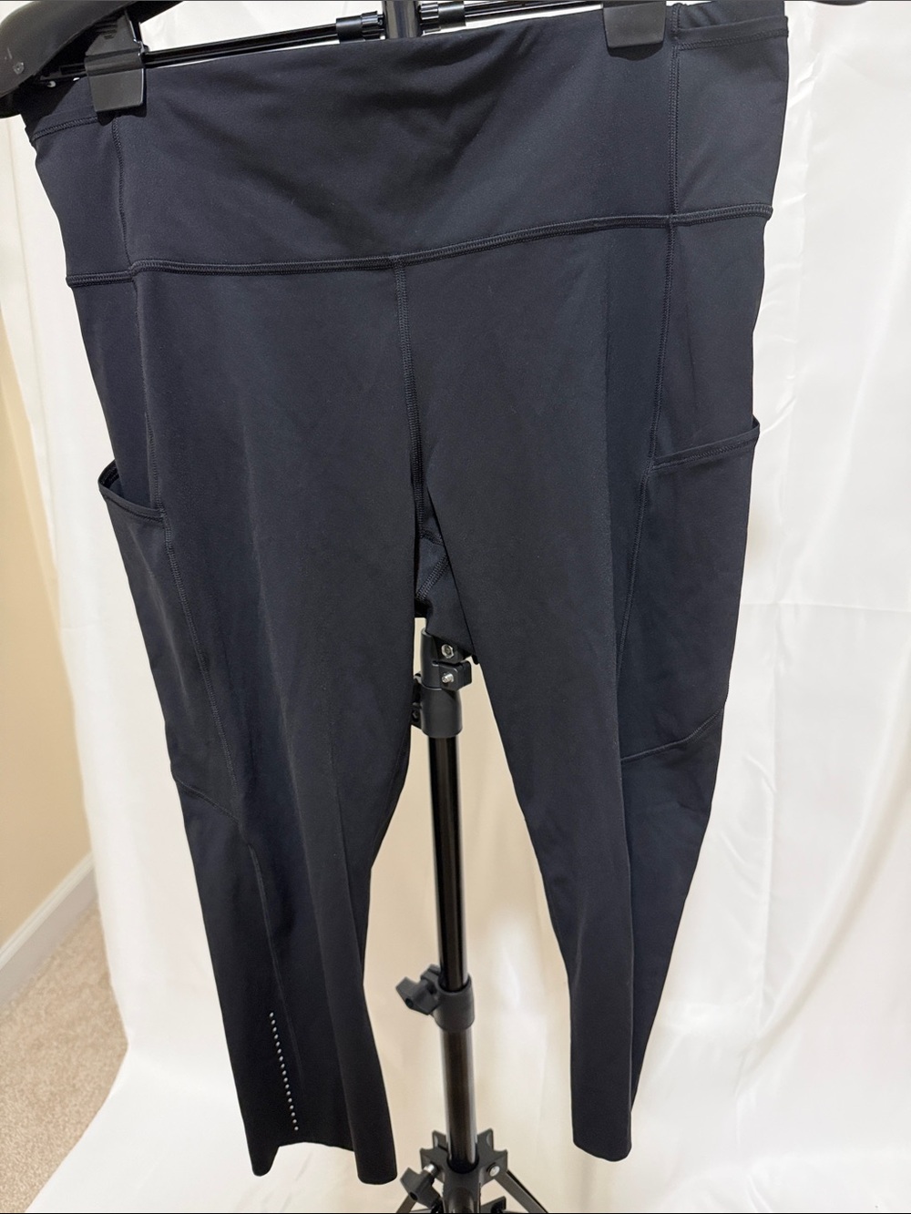 Lululemon Fast and Free Crop ll leggings.